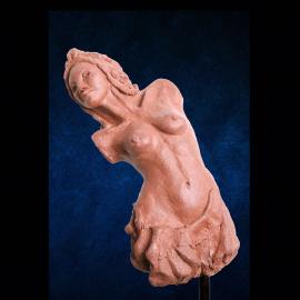 Eclatante 6 - sculpture grès rouge par Nicole Besnainou (23x10x9 cm)